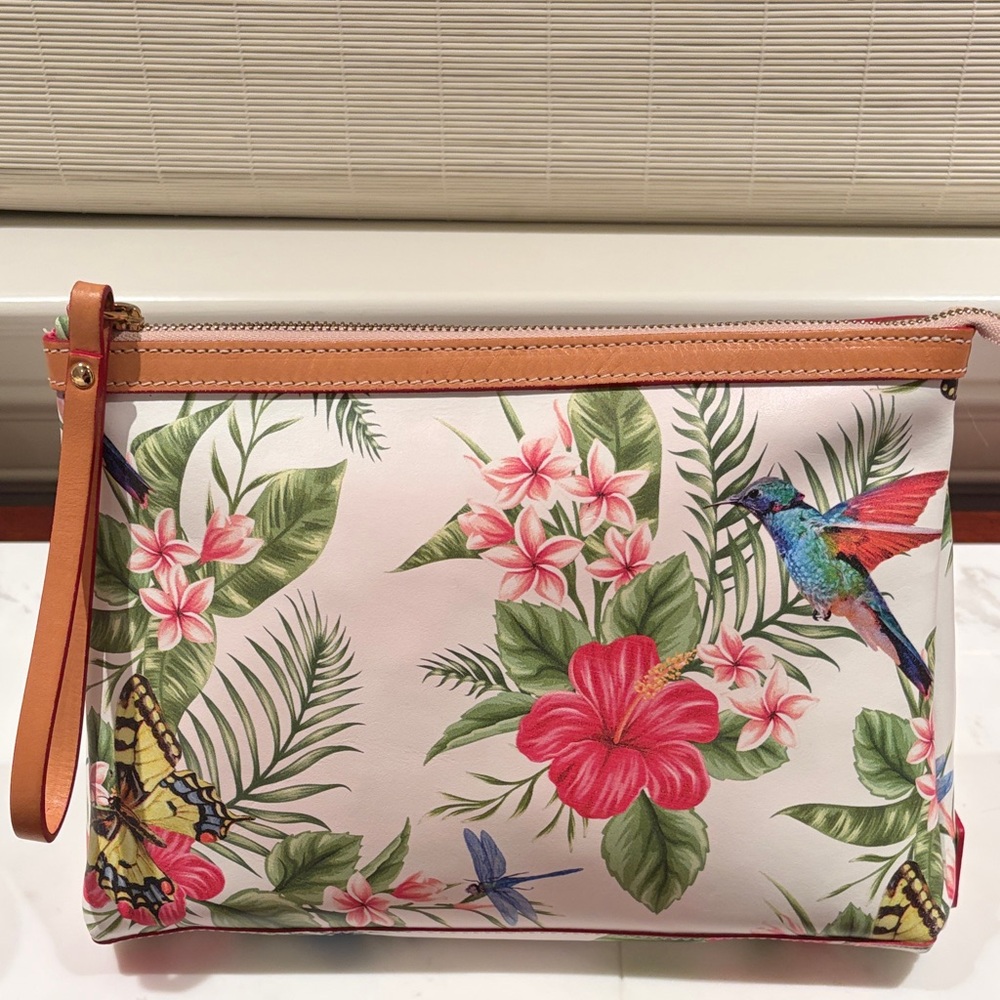 CAVALCANTI LEATHER LARGE COSMETIC BAG WITH WRISTLET AND FULLY LINED INTERIOR